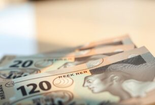 Rupiah Menguat Terhadap Dolar AS, Tekanan Inflasi Jadi Sorotan